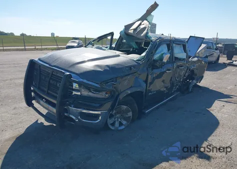 2019 Ram 1500 Laramie 4X4 5'7 Box из США, поврежденный, VIN 1C6SRFJT7KN526102